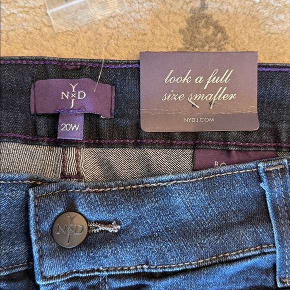 NYDJ Bootcut Jeans - Picture 2 of 5